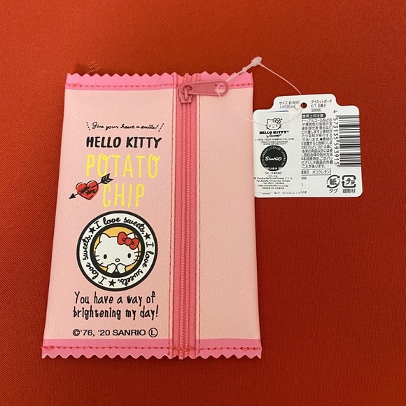 Hello Kitty Pouch - Picture 2 of 2
